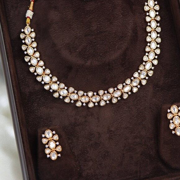 Elegant Floral Kundan Necklace & Earrings Set, JP40 - Picture 10 of 12